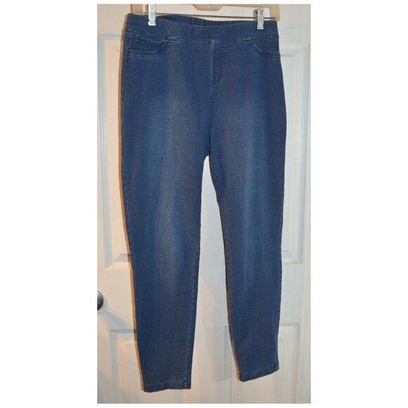 YEST "Tight Fit" Pull On Women's Blue Jeans Slacks Pants Size 8 - Picture 1 of 4